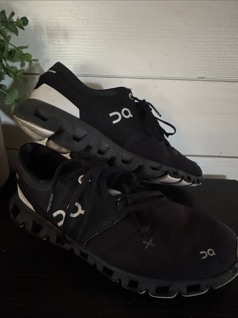 On Running Women's Black & White Cloud Athletic Shoes cloud x